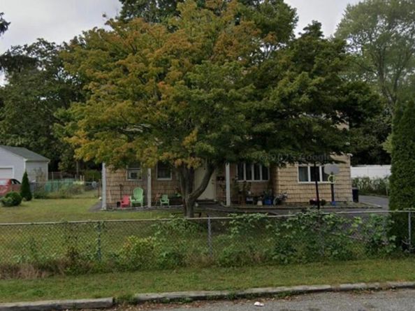 1644 N Gardiner Drive, Bay Shore NY 11706