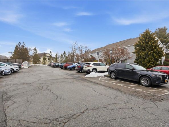 9 Country Place, Mohegan Lake NY 10547