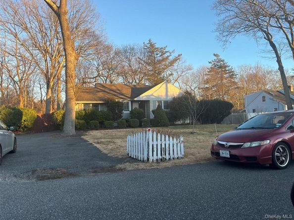 64 Eatondale Avenue, Blue Point NY 11715