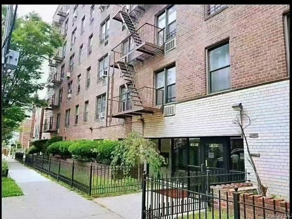 14943 35th Avenue 3I, Flushing NY 11354
