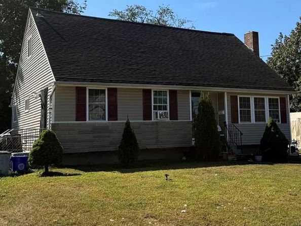 13 Ronald Drive S, Amityville NY 11701