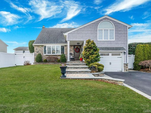 3 Walnut Place, North Massapequa NY 11758