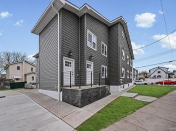 118-11 Lakeview Boulevard