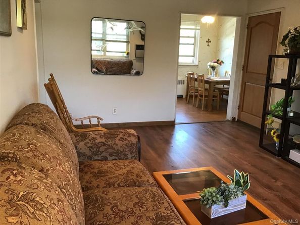 58-28 251 Street 2, Little Neck NY 11362