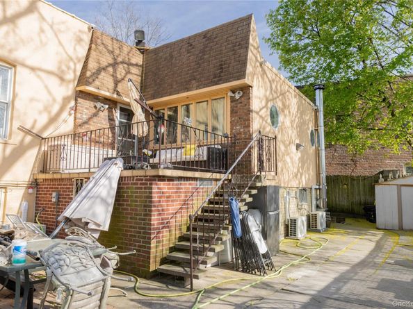 3252 Waterbury Avenue, Bronx NY 10465