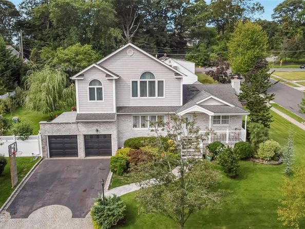 2 Hamilton Street, Farmingdale NY 11735