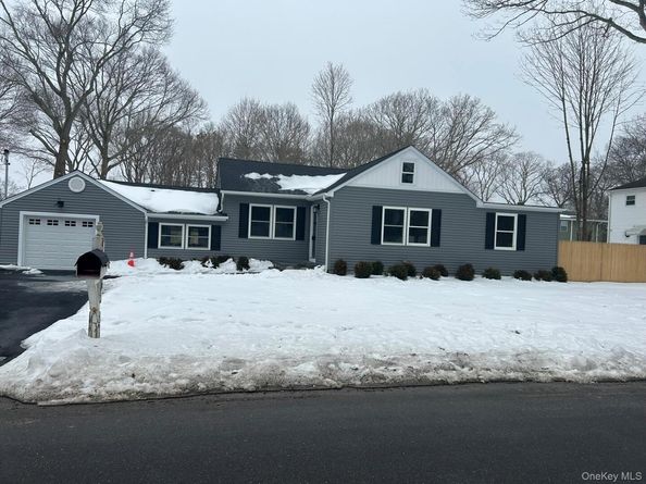 70 Crestwood Drive, Shirley NY 11967