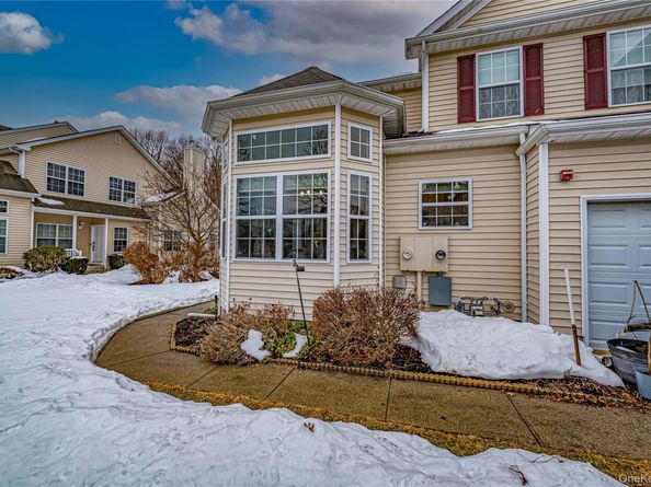 78 Cranberry Circle, Medford NY 11763