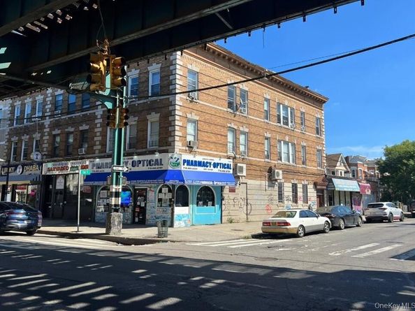 11402 Jamaica Avenue, Richmond Hill NY 11418