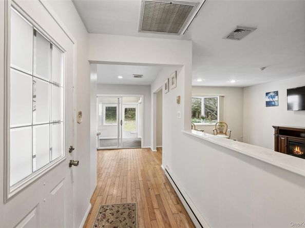 25 Freemont Lane, Coram NY 11727