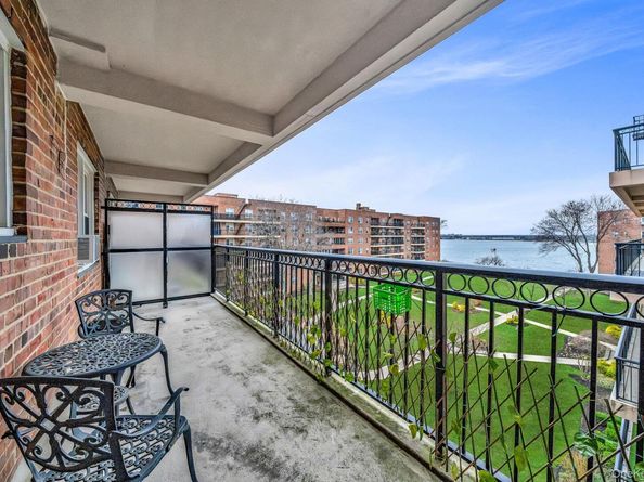 162-41 Powells Cove Boulevard 5C, Whitestone NY 11357