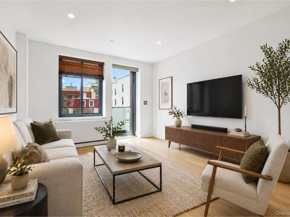 2343 31st Road 3B, Astoria NY 11106