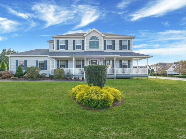 20 Dogwood Lane, East Moriches NY 11940