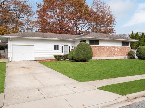 17 Evans Avenue, Farmingdale NY 11735