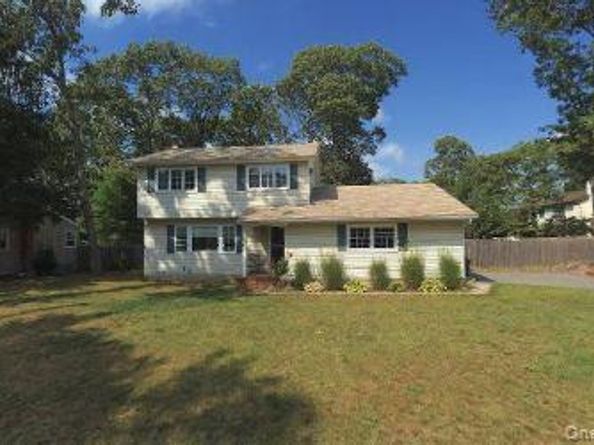 43 Vanderbilt Avenue, Saint James NY 11780