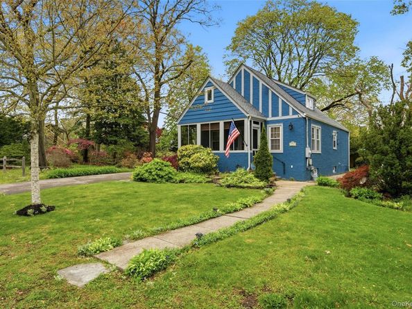 544 Lombardy Boulevard, Brightwaters NY 11718