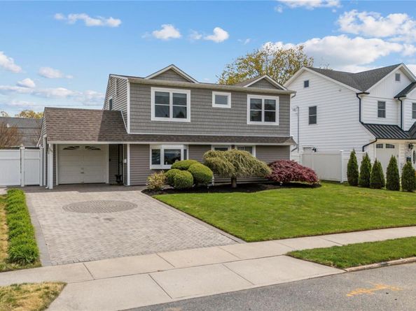 35 Martin, Westbury NY 11590