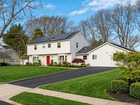 11 Manor Lane, Stony Brook NY 11790