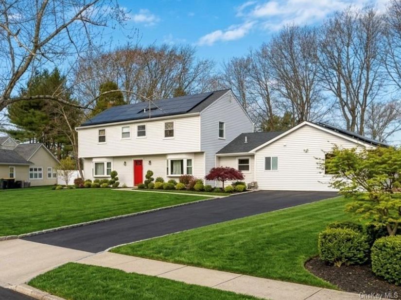 11 Manor Lane, Stony Brook NY 11790
