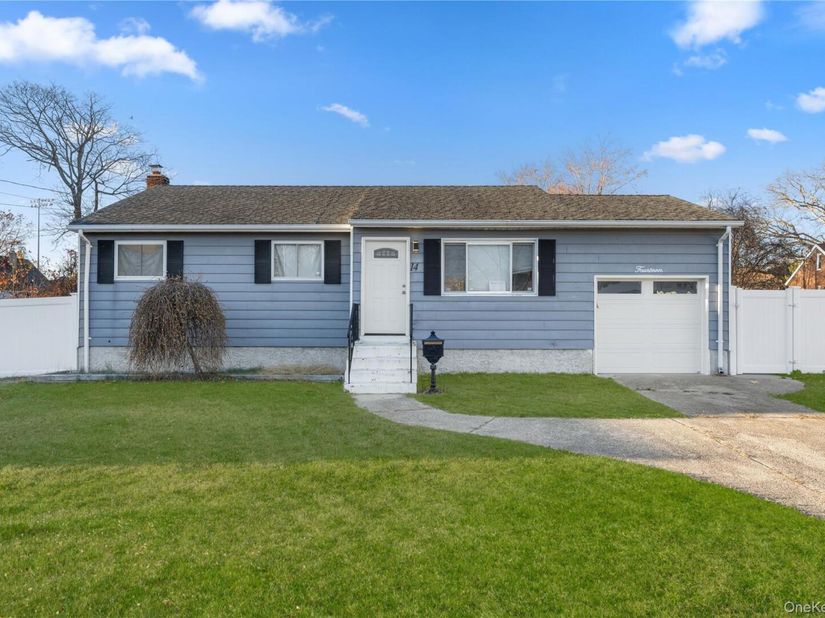 14 Platt Avenue, West Babylon NY 11704