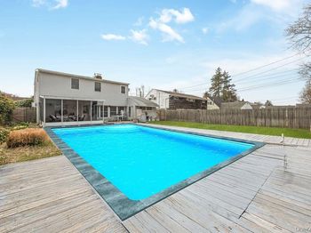 95 Elm Drive N