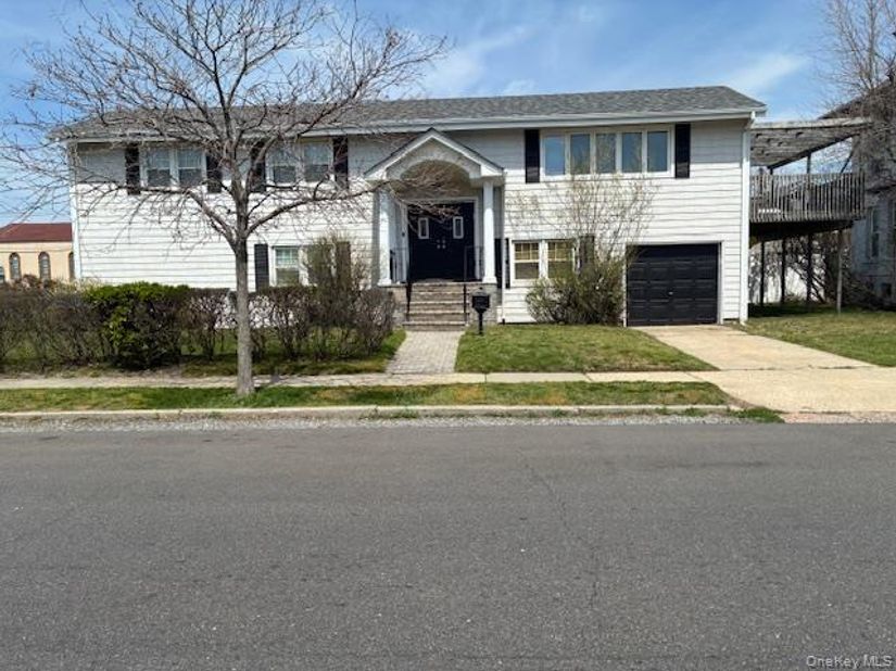 101 E Olive Street, Long Beach NY 11561