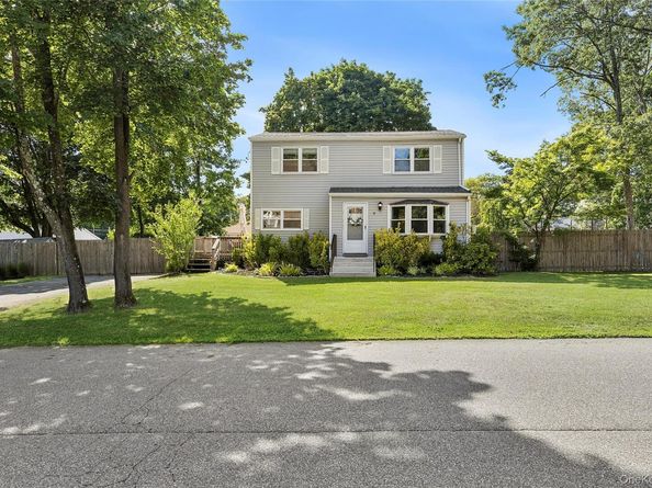 12 Lakeview Drive, Middle Island NY 11953