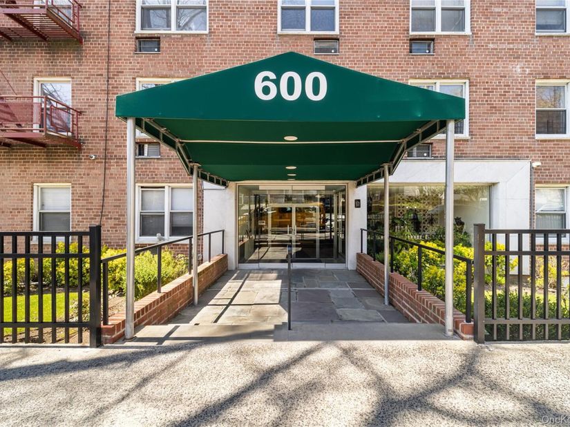 600 Locust Street 3G, Mount Vernon NY 10552