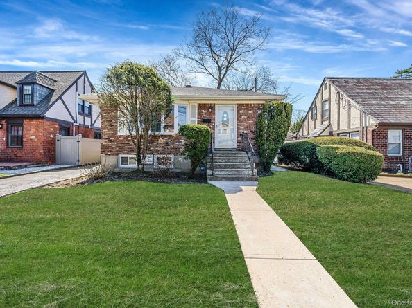 828 Barth Drive, North Baldwin NY 11510