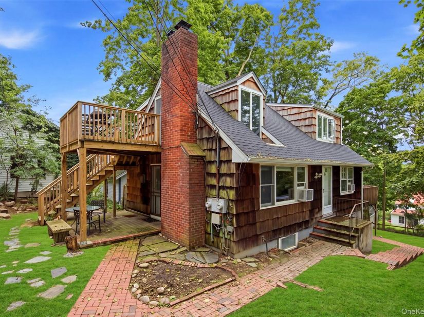 35 Ward Avenue, Northport NY 11768