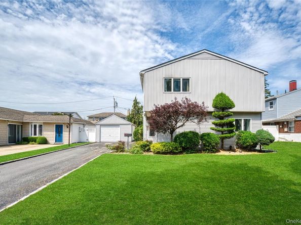 394 Warwick Road, East Meadow NY 11554