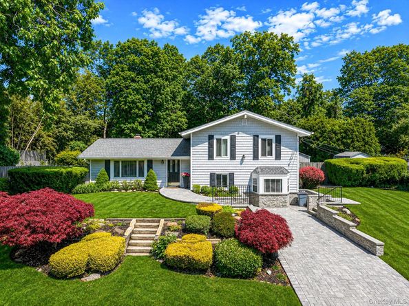 11 Beverly Lane, East Moriches NY 11940