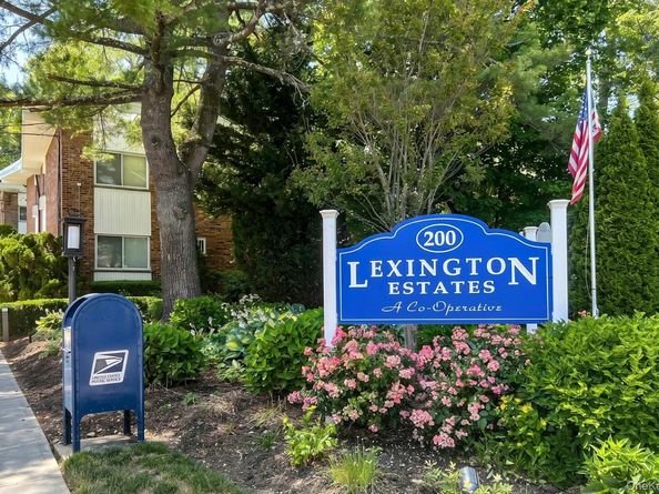 200 Lexington Avenue 8B, Oyster Bay NY 11771