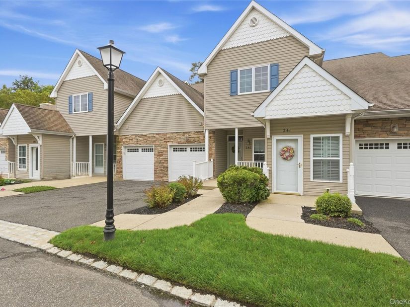 240 Ira Road, Mount Sinai NY 11766