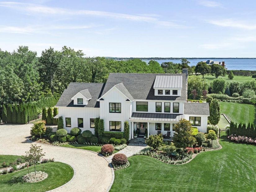 37 Boylan Lane, Blue Point NY 11715