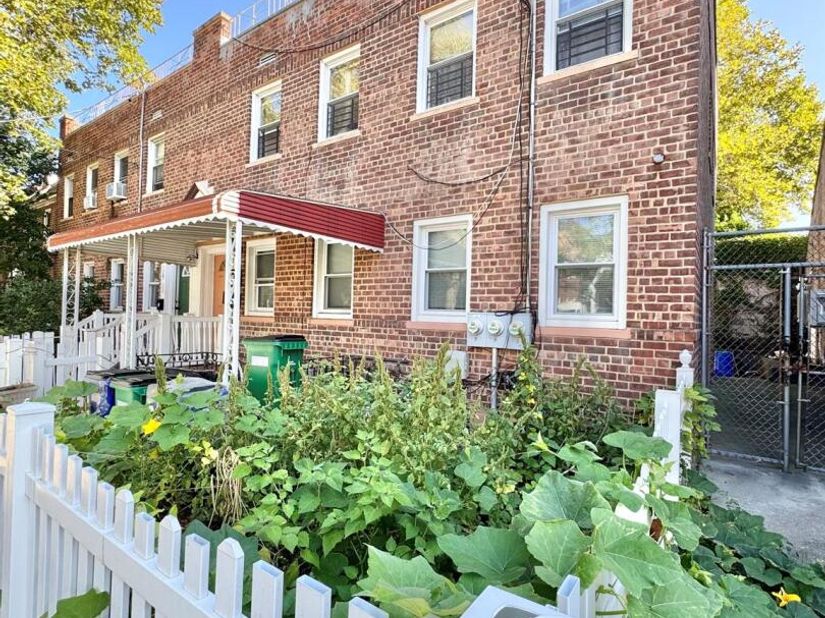 10935 202nd Street, Jamaica NY 11412