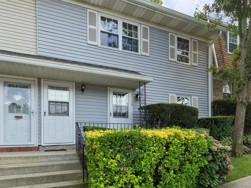 9 Harbour Lane 4A, Oyster Bay NY 11771
