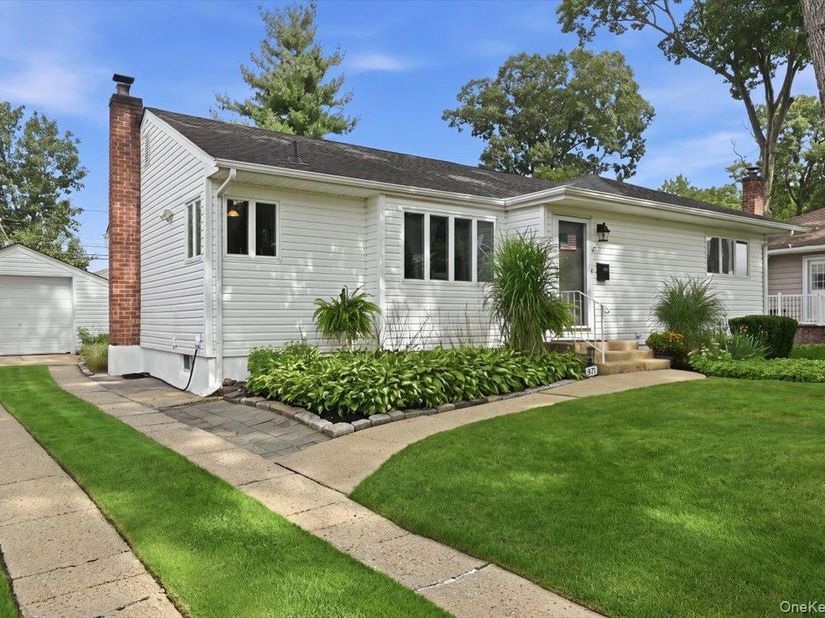 1471 Beech Lane, East Meadow NY 11554