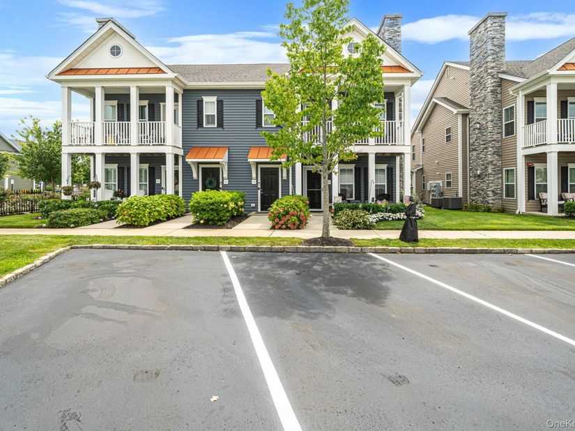 14 Park Drive S, East Islip NY 11730