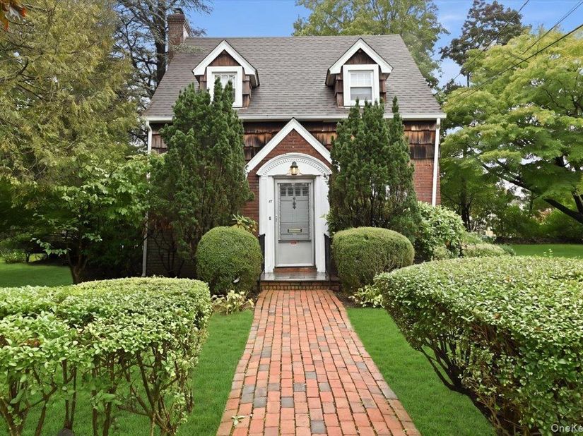 47 Broadfield Road, Hempstead NY 11550