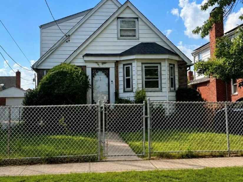 49 Everett Street, Valley Stream NY 11580