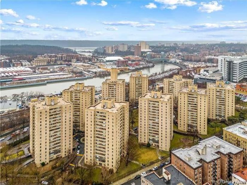 3 Fordham Hill Oval 7A, Bronx NY 10468