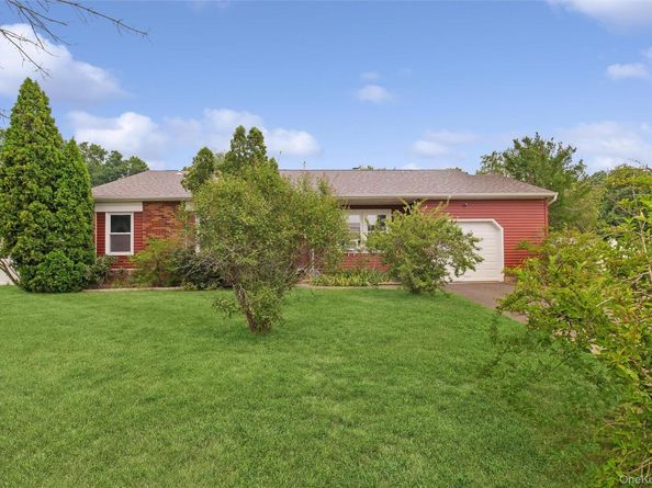 98 Constable Drive, Riverhead NY 11901