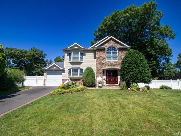 5 Hickory Lane, Roslyn Heights NY 11577