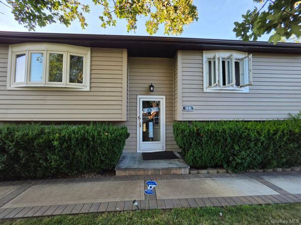 99 Cedar Road, Amityville NY 11701