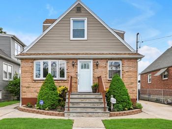 126 Roeckel Avenue