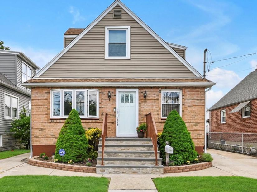 126 Roeckel Avenue, Valley Stream NY 11580