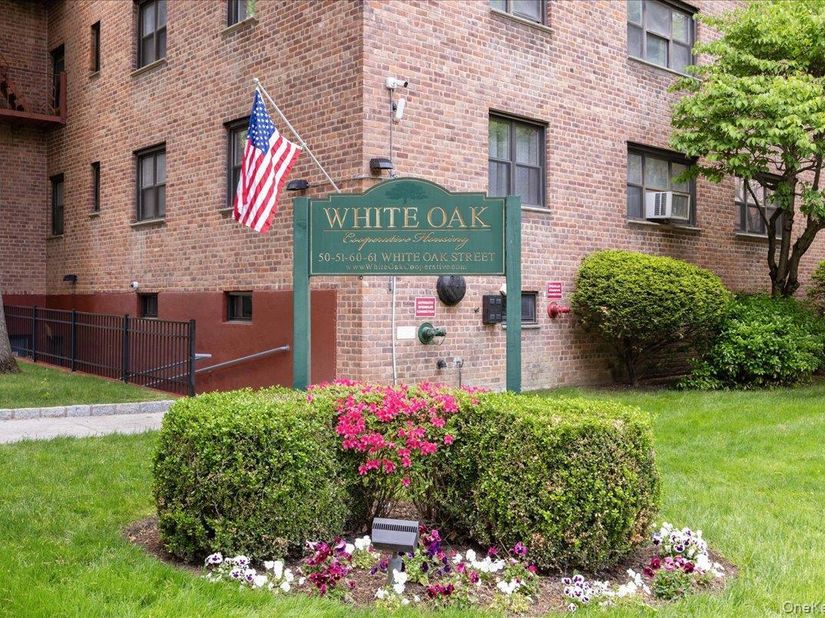 51 White Oak Street 4D, New Rochelle NY 10801