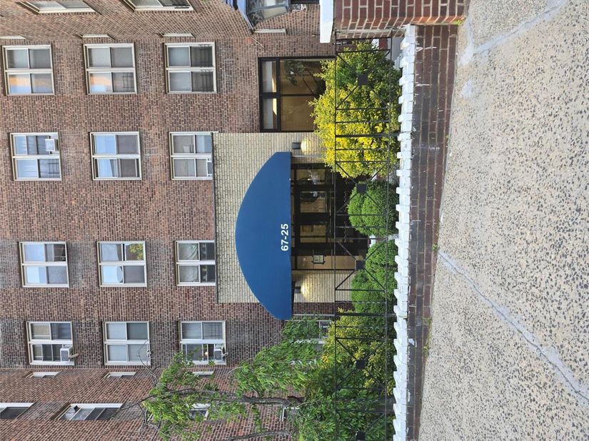 6725 Dartmouth Street 3M, Forest Hills NY 11375