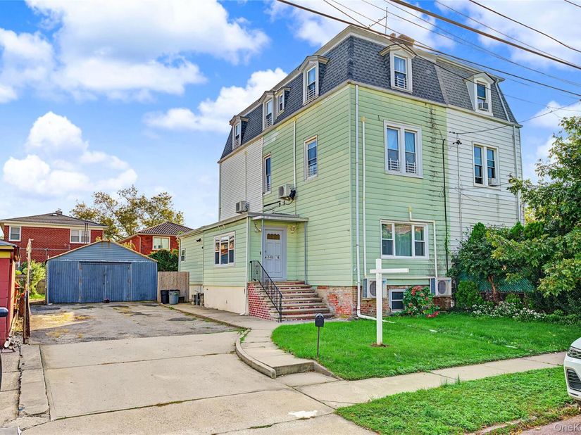 14916 16th Road, Whitestone NY 11357